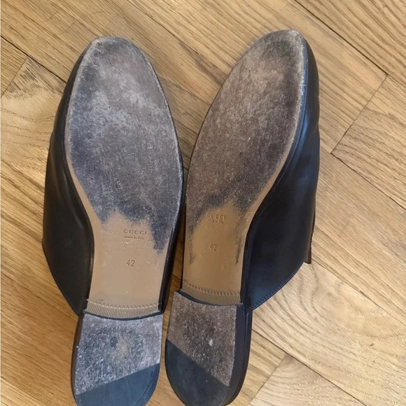 Gucci Black Leather Slip-On Loafers with Gold Accents - Picture 4 of 7